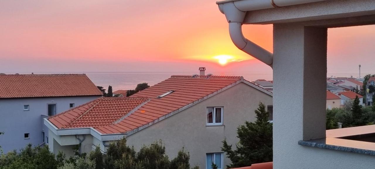Florena Novalja Luaran gambar
